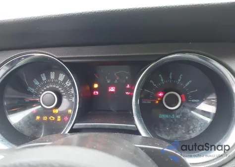 2013 Ford Mustang V6 z USA, uszkodzony, nr VIN 1ZVBP8AM7D5207365